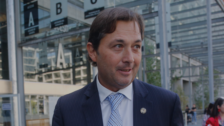 Eventual financiamiento irregular de su campaña: las razones del fiscal Cooper para pinchar el teléfono del presidente Boric