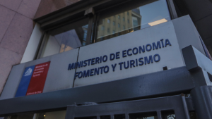 Ministerio de Economía y Corfo aclaran situación de BYD y Tsingshan en Chile y sus inversiones en litio