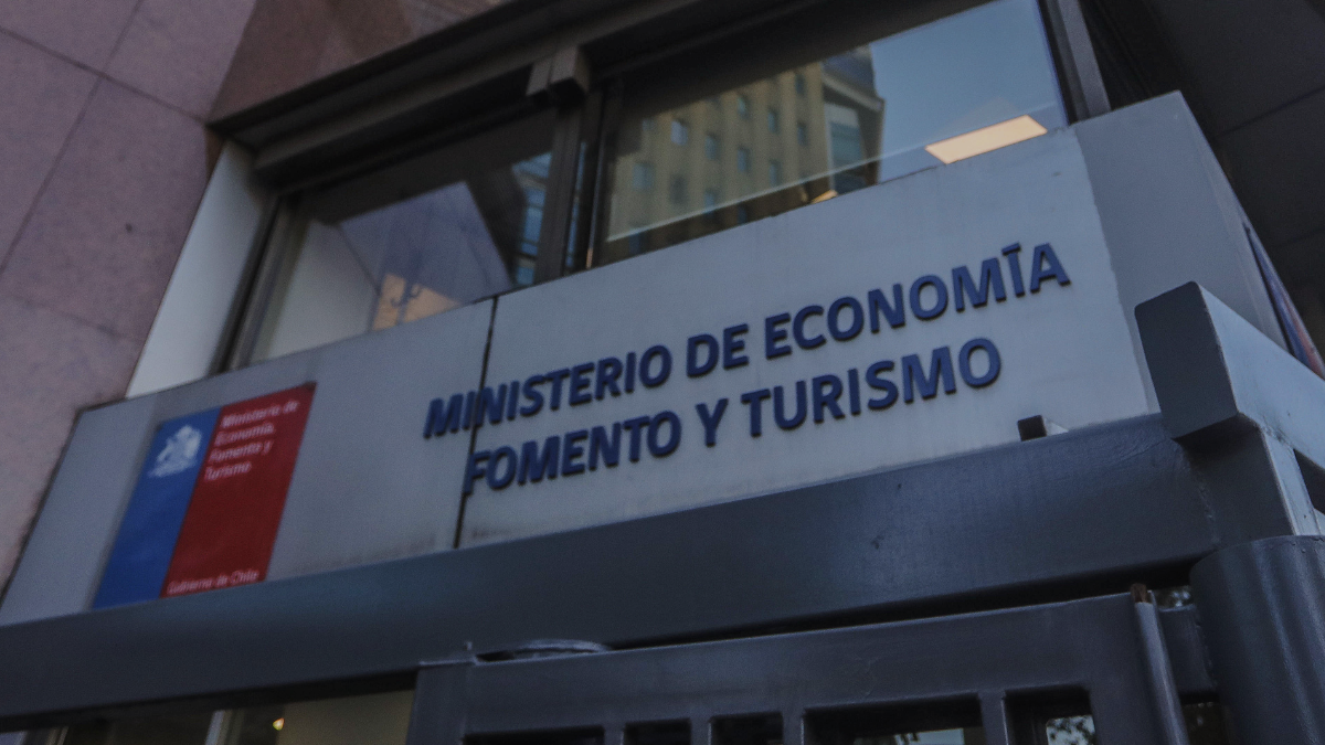 Ministerio de Economía y Corfo aclaran situación de BYD y Tsingshan en Chile y sus inversiones en litio