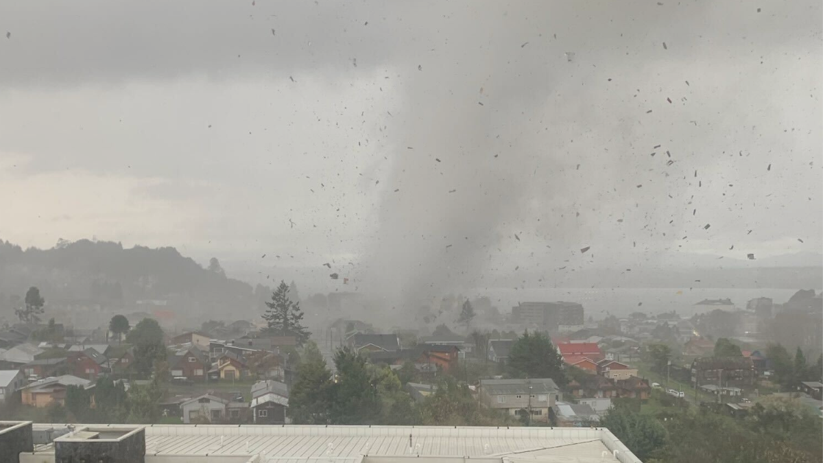 VIDEOS - DMC decreta alarma meteorológica tras paso de tornado por Puerto Varas