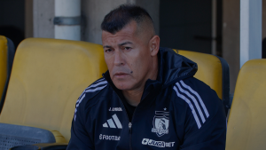 Jorge Almirón no da su brazo a torcer y seguiría en Colo Colo hasta el fin de la primera rueda
