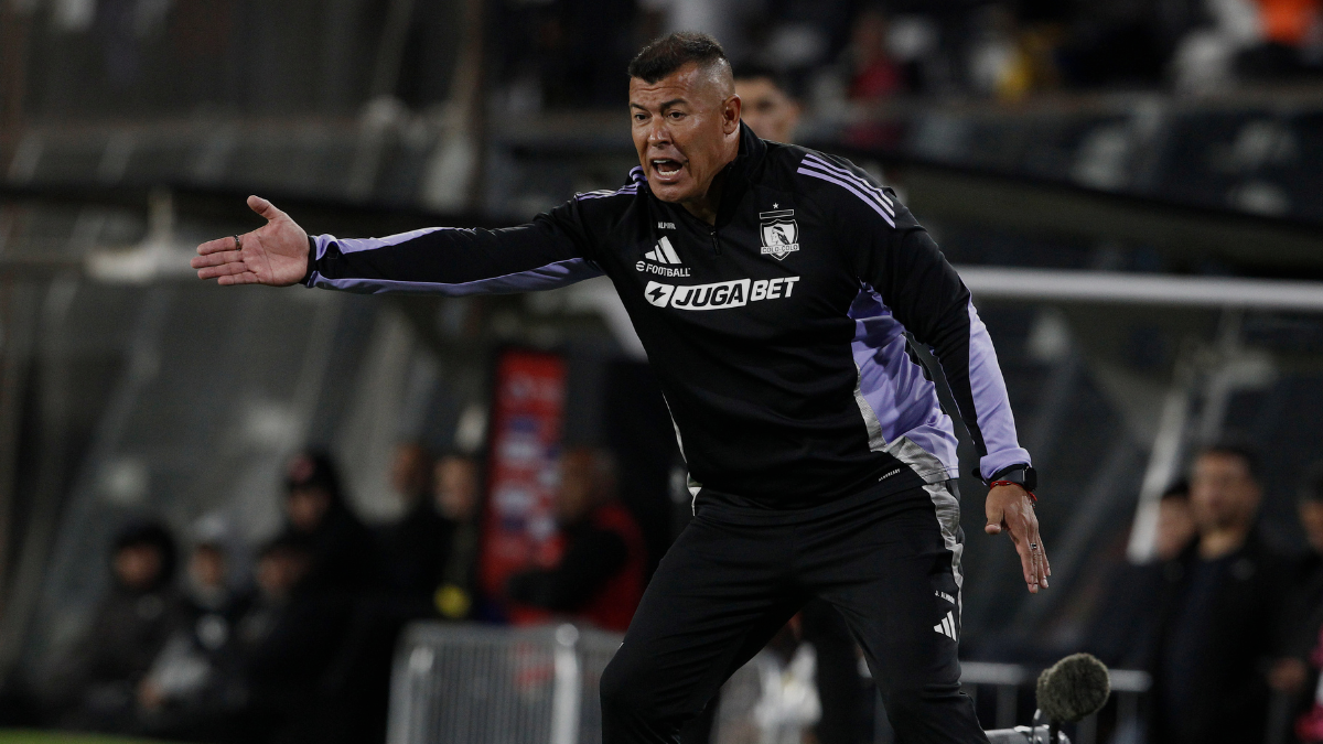 Jorge Almirón rompió el silencio tras apriete de hinchas de Colo Colo y explicó polémica reunión en el Monumental: 