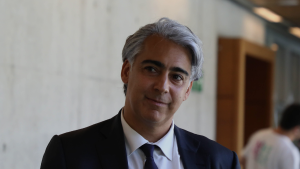 ME-O promete estadio para la U a cambio de firmas para inscribir su candidatura en el Servel
