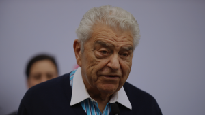 Mario Kreutzberger acusa falta de asistencia a personas con discapacidad en aeropuerto de Santiago y pide que 
