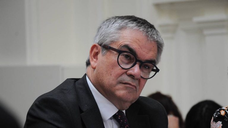 Marcel atribuye deterioro de la economía al alza de los combustibles: 