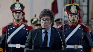 Nuevo escándalo en Argentina: Milei restringe por decreto parcialmente el derecho a huelga