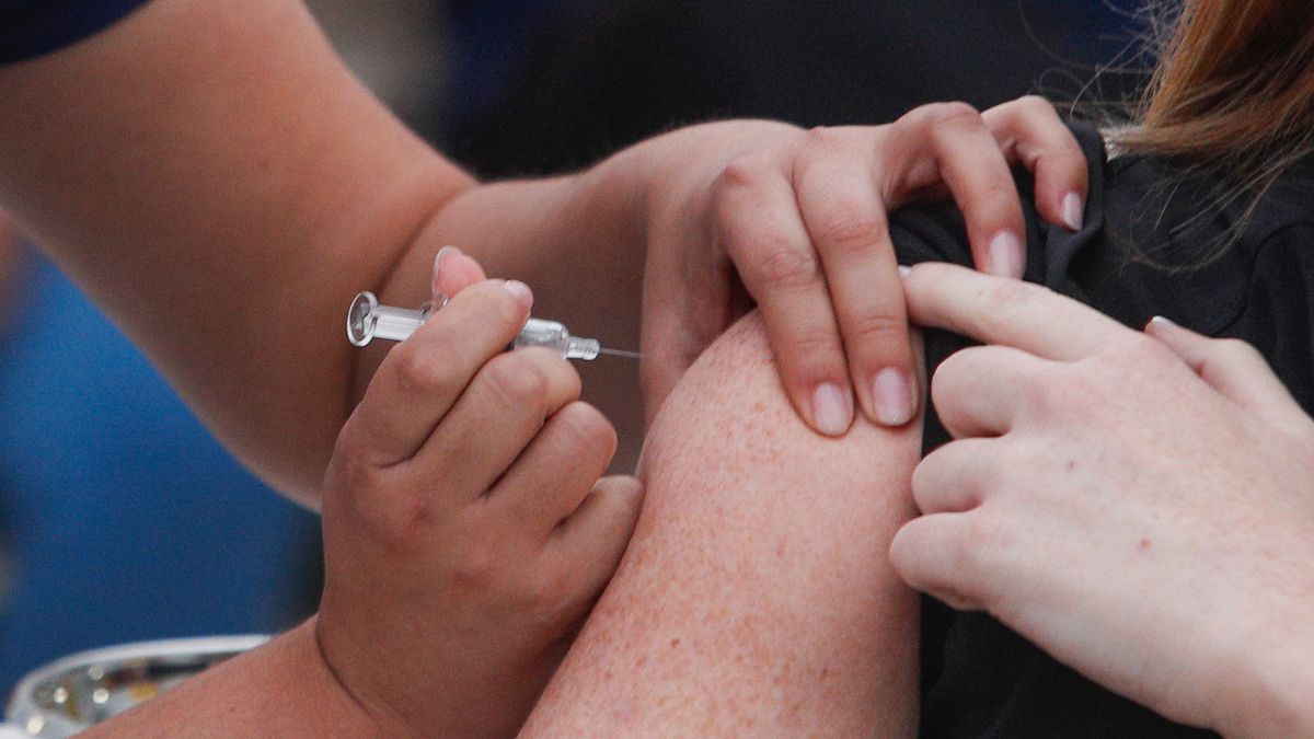 VIDEO - Por qué dejaron de recomendar las vacunas del COVID-19 para niños y embarazadas