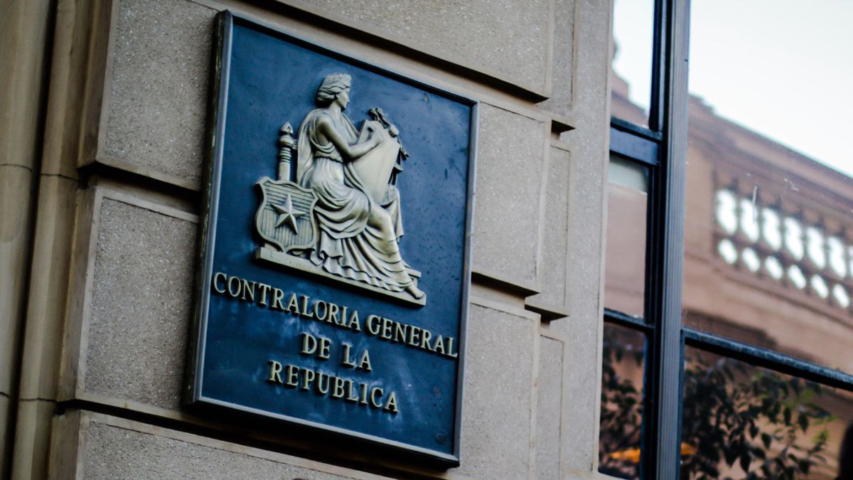 Las instituciones que registraron la mayor cantidad de funcionarios que viajaron fuera del país durante licencias médicas
