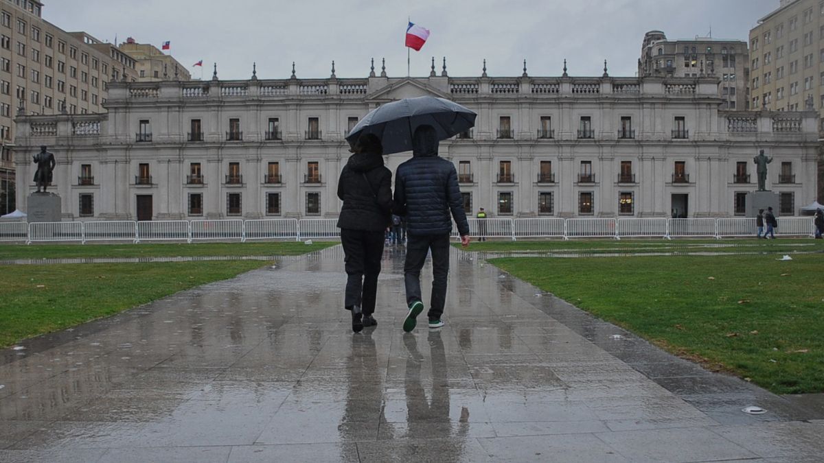 A no guardar el paraguas: cuándo volverá la lluvia a la Región Metropolitana