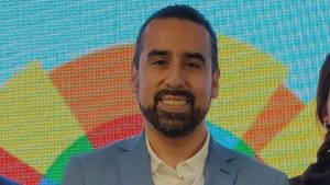 Quién es Raúl Domínguez, el amigo de Boric que utilizó una licencia médica y se fue a Europa