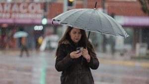 ¿Hasta qué hora lloverá en Santiago este lunes?
