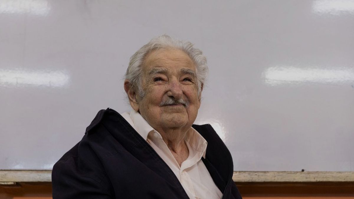 Desde la caravana hasta descansar junto a su perra Manuela: los detalles de la despedida de Pepe Mujica