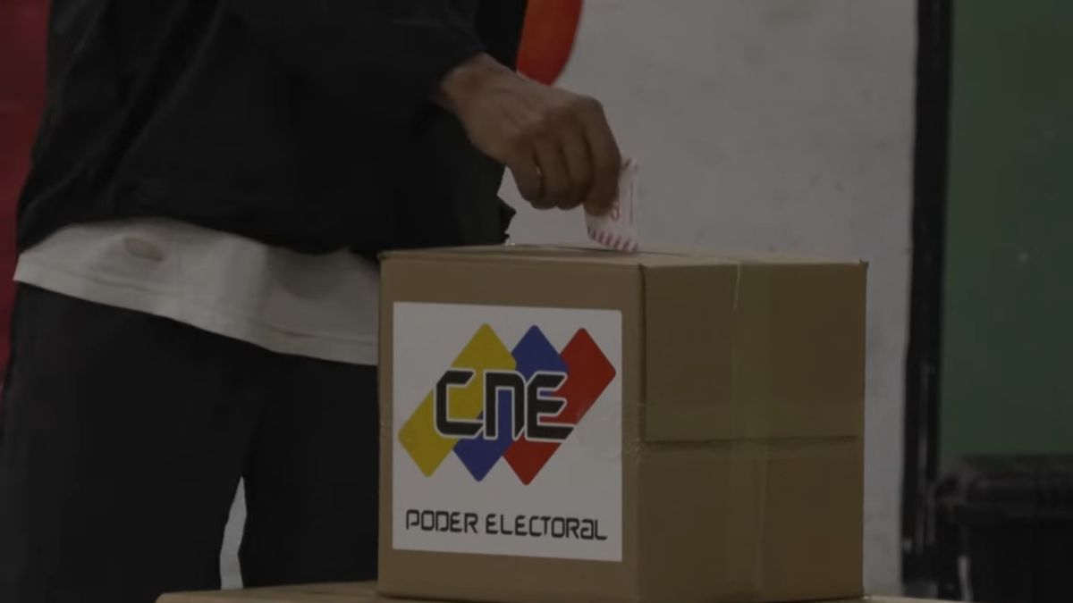 Elecciones legislativas y regionales en Venezuela: chavismo vuelve a adjudicarse amplia victoria