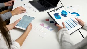 Programas de gobierno: ¿a quiénes escuchan los candidatos en materia económica?