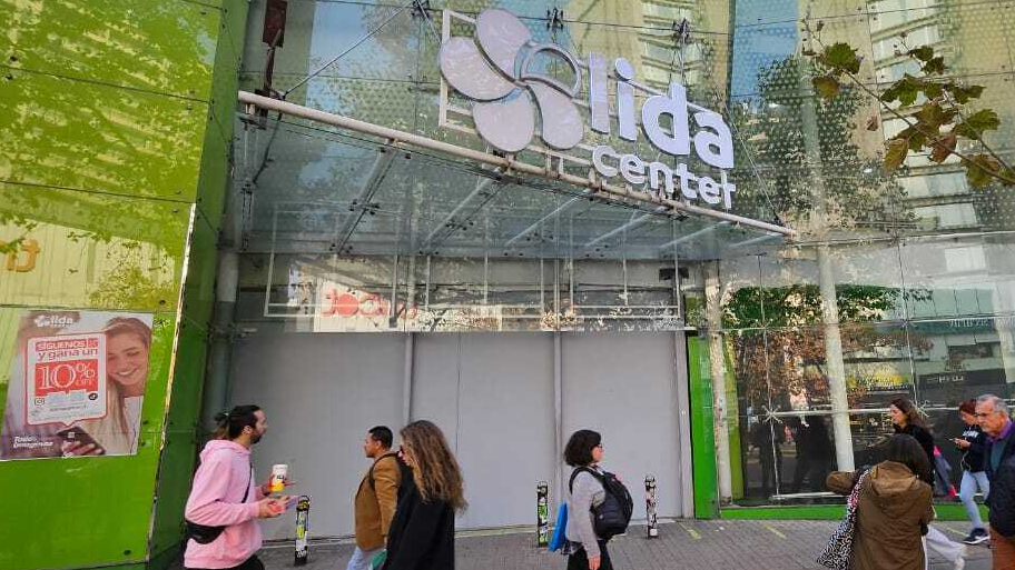 Cae Lida de Providencia: mega mall chino es cerrado por graves faltas laborales
