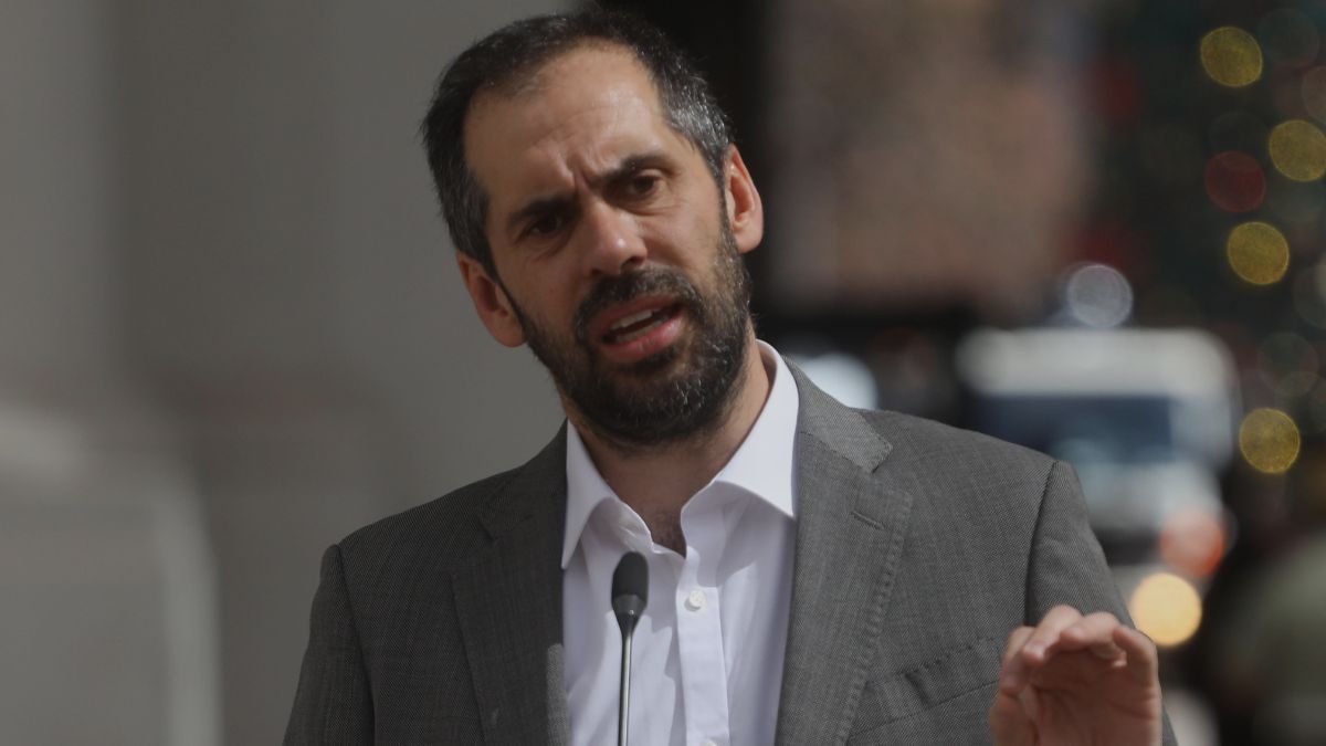Empresas chinas en Chile: Gobierno emplaza a compañías a decidir si continúan proyectos de litio