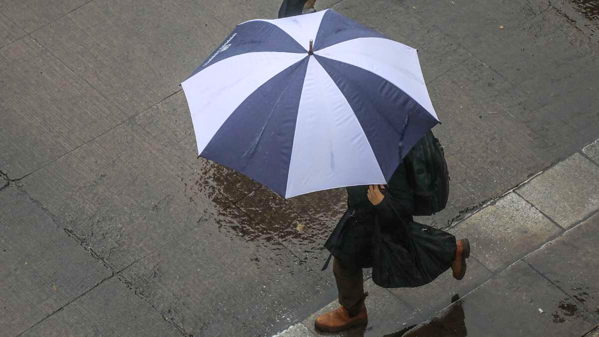 Alerta por intenso “tren de lluvias” que afectará a 11 regiones durante 10 días