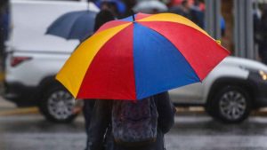 Lluvias y vientos intensos marcarán el inicio de semana en varias regiones del país