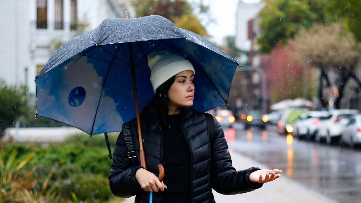 Sistema frontal afecta la RM: hasta qué hora lloverá en Santiago