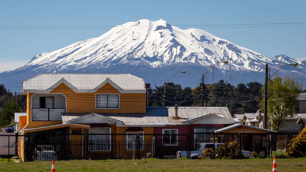 Hombre fallece mientras bajaba el volcán Calbuco