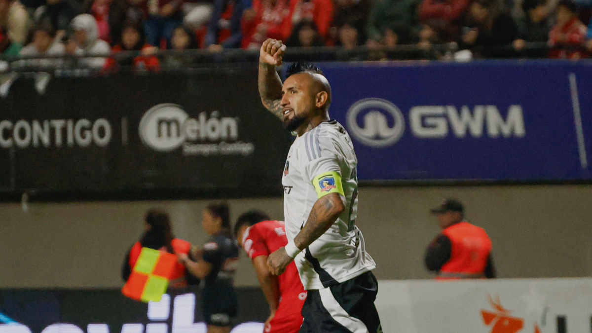 Informe del árbitro contra Arturo Vidal revela insultos: podría perderse el Superclásico