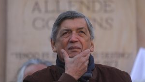 “Insisten en hablarle a la extrema izquierda”: Comando Tohá interpela a Jara tras idea de Carmona de reabrir el proceso constitucional 