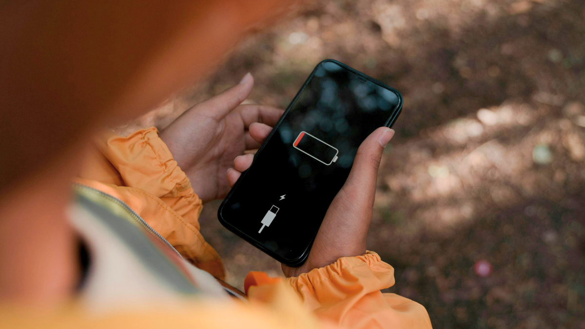 Estas son cuatro soluciones para cargar el teléfono durante un corte de luz