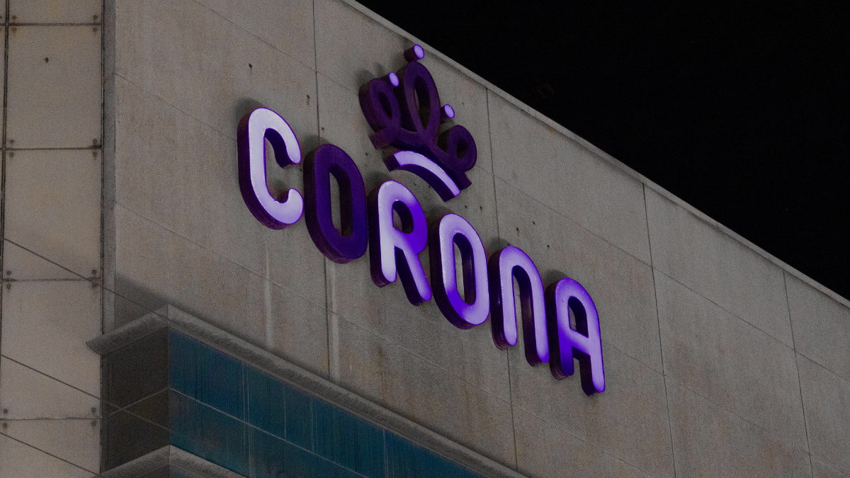 El motivo por el que Corona no abrirá sus tiendas este sábado