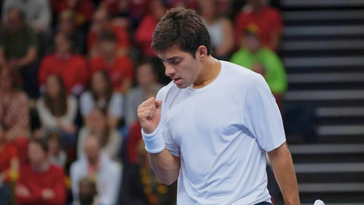 Cristian Garin continúa su paso avasallador en Bratislava y se mete en cuartos: Tomás Barrios quedó eliminado