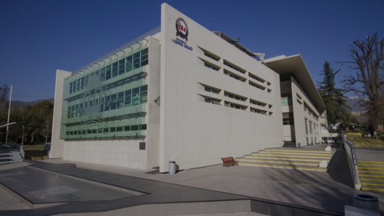 Ranking CWUR 2025: UNAB en el top 5 en Chile y dentro de las 50 mejores en Latinoamérica y el Caribe