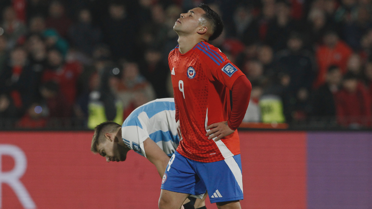 VIDEO - Noche triste: Chile queda al borde de la eliminación tras cómoda victoria de Argentina