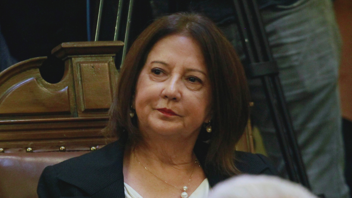 Liderados por Soledad Alvear: Amarillos enfrenta ola de renuncias por apoyo a Matthei