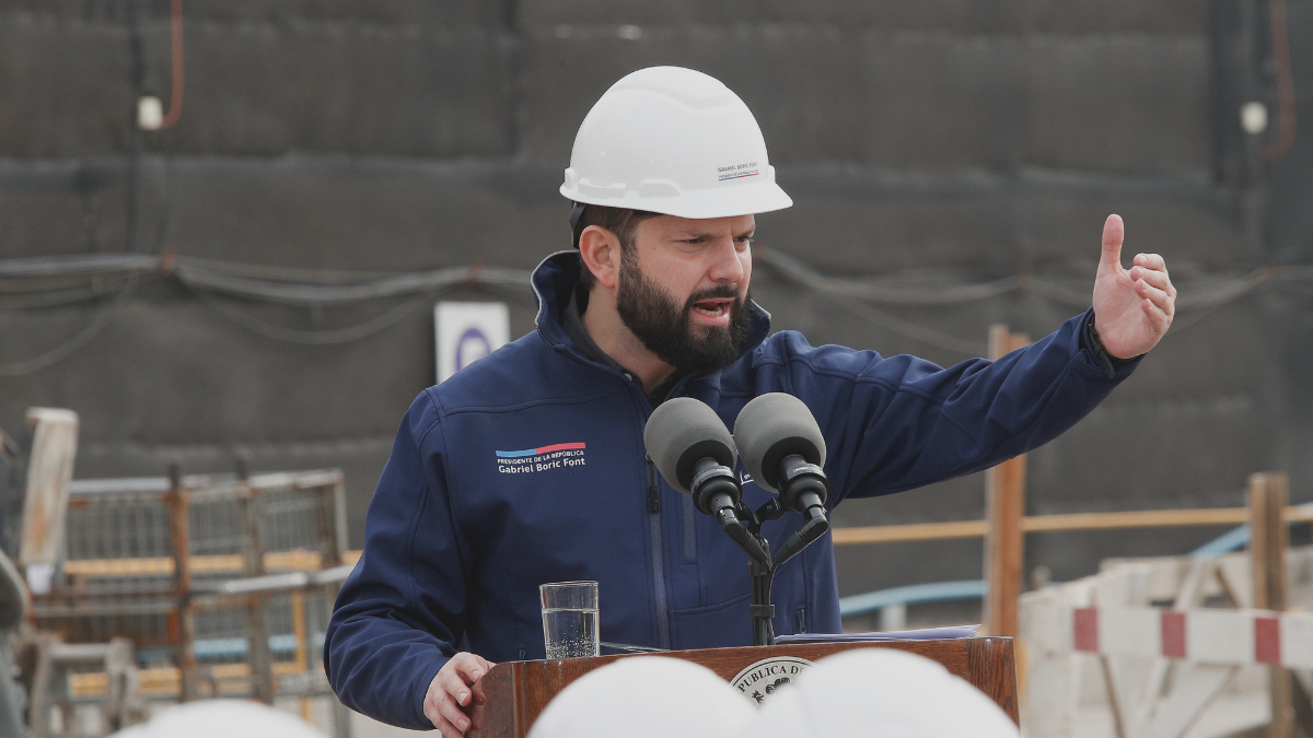 La advertencia de Boric a las eléctricas por anuncio de sistema frontal: 