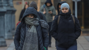 Frío extremo en Santiago: emiten advertencia por heladas de hasta -4°C en RM y otras cinco regiones