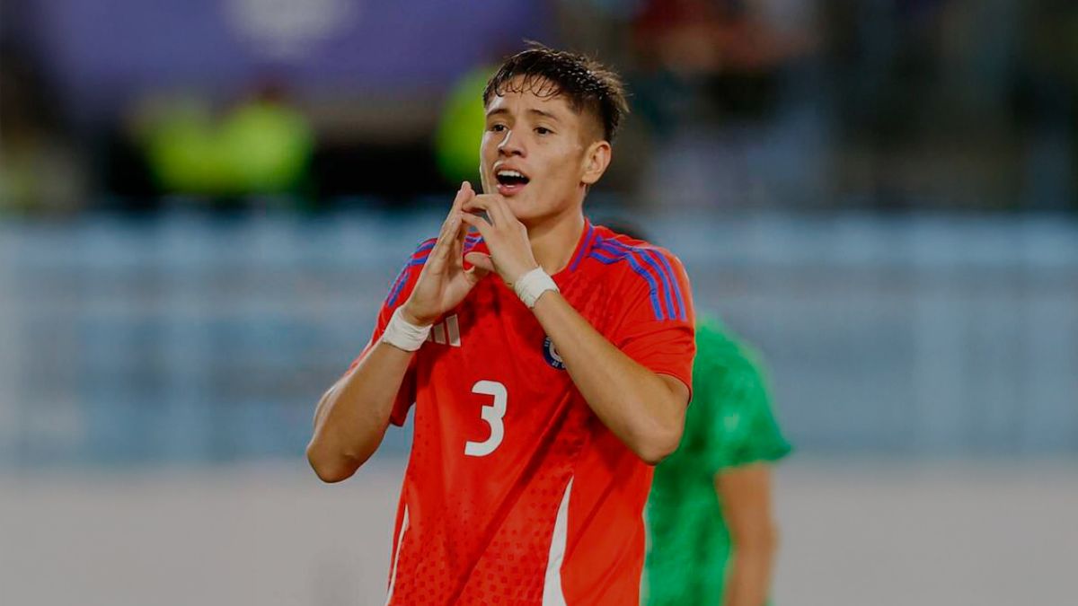La duda que surgió tras la citación a Iván Román a La Roja de Gareca para la doble fecha de las Clasificatorias