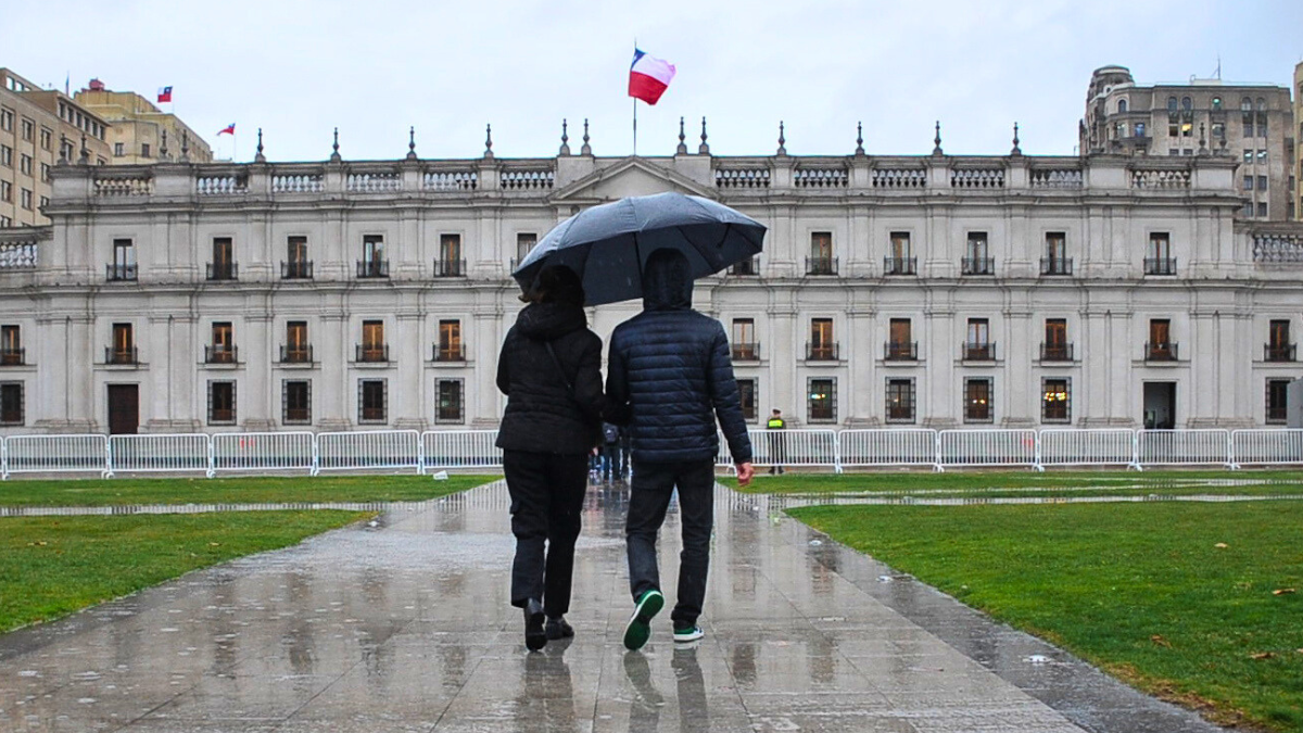 Lluvia en Santiago: la hora en que comienzan las precipitaciones y los fuertes vientos