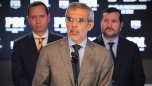 Ministro Cordero emplaza a la oposición a avanzar en secreto bancario tras detención de banda ligada al Tren de Aragua