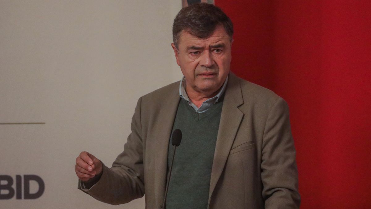 La medida que anunció el ministro Esteban Valenzuela tras ola de críticas por compra en feria libre