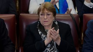 Bachelet llamó a debatir aborto legal: 