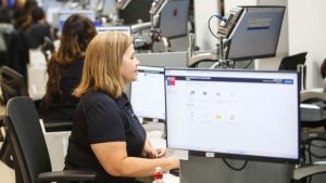 Registro Civil abre vacantes laborales con sueldos de hasta $4 millones: revisa cómo postular