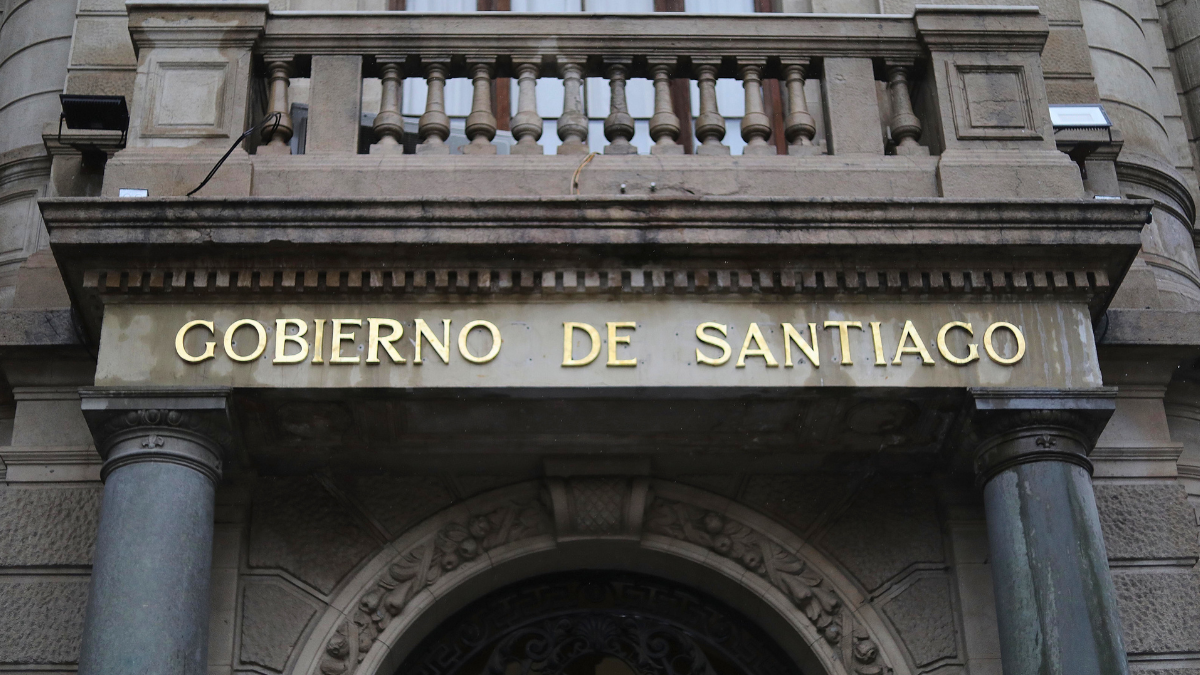 Quién es la jefa de finanzas del GORE Metropolitano que renunció en medio de incautación a Claudio Orrego