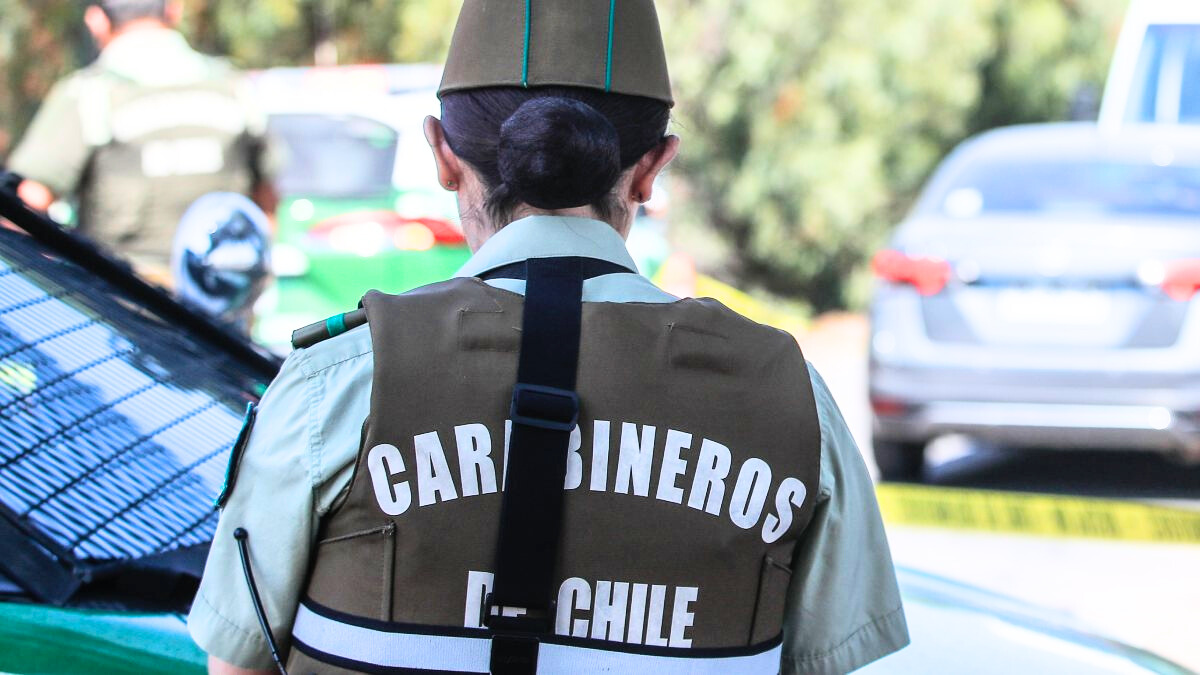 Nuevas ofertas de trabajo en Carabineros: revisa las vacantes con sueldos que superan el $1.700.000