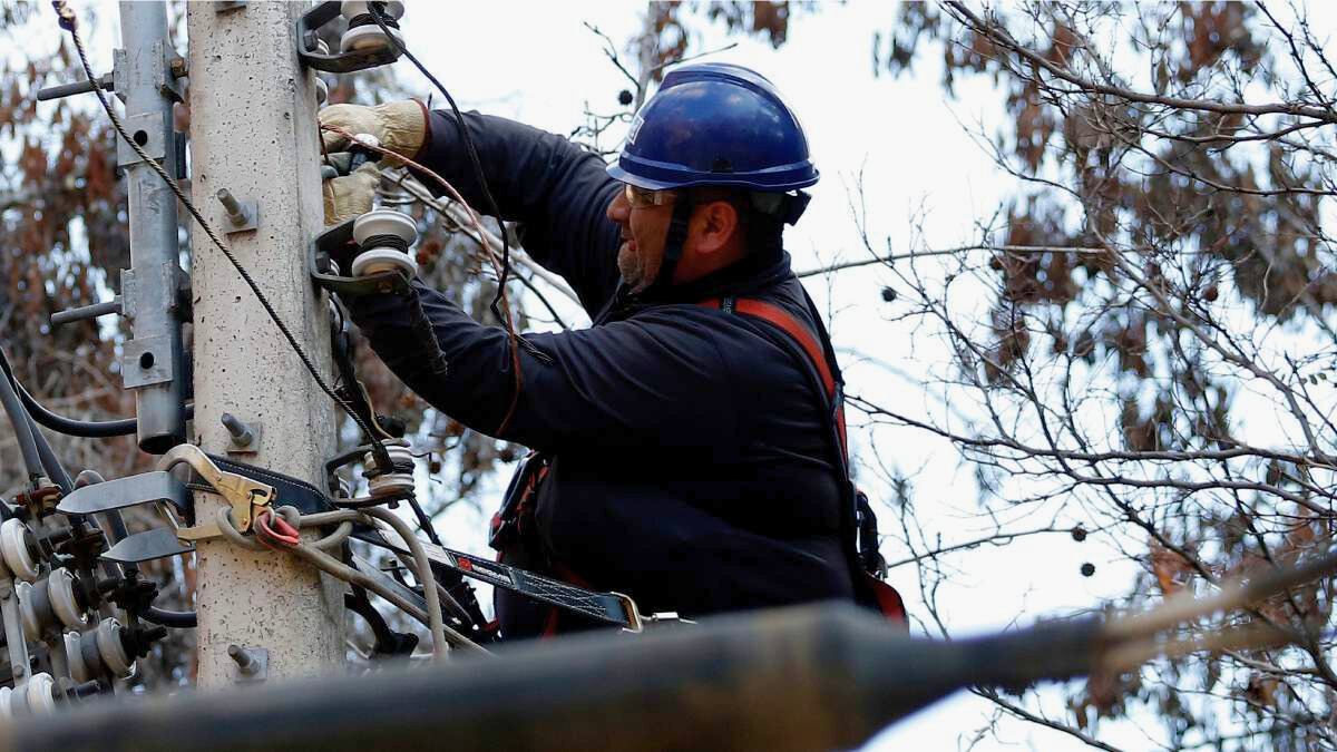 Alerta por cortes de luz en Santiago: revisa las nueve comunas afectadas este jueves