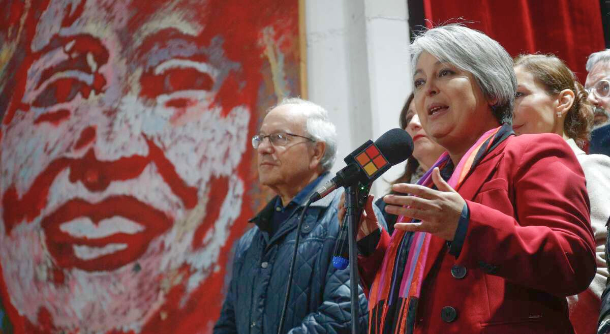 Jeannette Jara descarta intención de suspender su militancia en el Partido Comunista