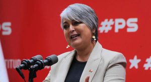 Ante posible suspensión, el PC afirma que Jeannette Jara debe liderar con autonomía