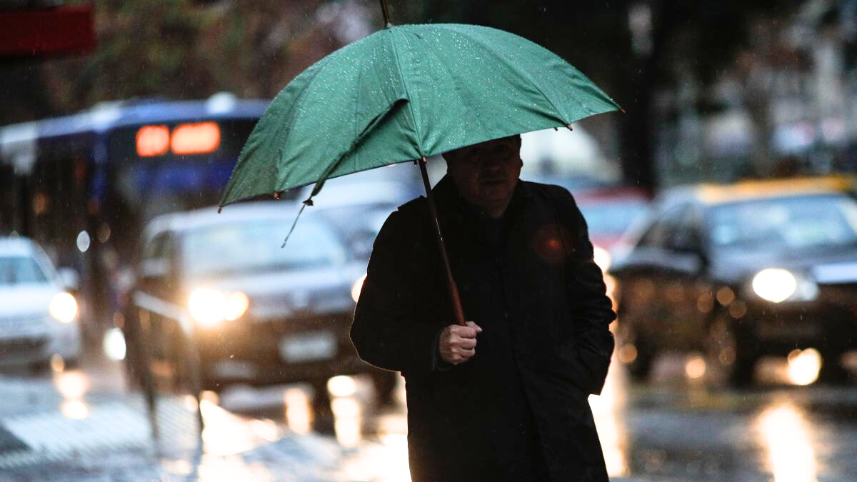 Feriado con lluvias de hasta 200 mm y descenso en la temperatura: revisa las regiones que afectadas