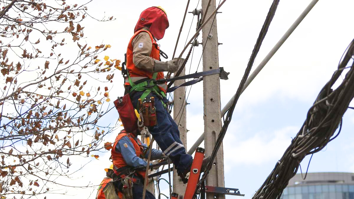 Cortes de luz en Santiago: estas son las 10 comunas afectadas este martes