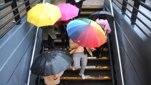 Lluvias en Santiago: cuándo comienzan y cuánta agua se espera en la capital