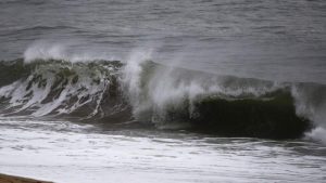 Las 13 regiones donde hay aviso de marejadas: ¿Hasta cuándo durará la pleamar?