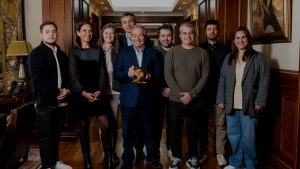 Proyecto audiovisual que recorre y muestra desde las alturas todo el país recibe máxima distinción en Festival de Cannes